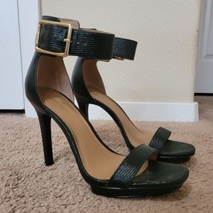 Calvin Klein shoes, so classic !